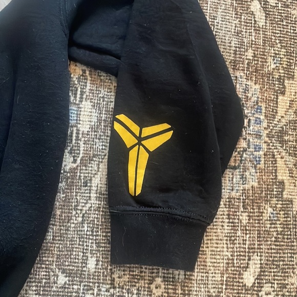 Kobe & GiGi hoodie size medium - Picture 3 of 5